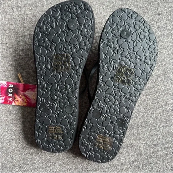 ROXY Flip Flops - Picture 4 of 5